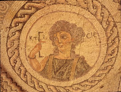 Frau (Mosaik) von Roman